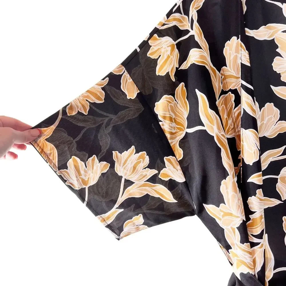 Maison Du Soir Black Floral Kimono Robe S M‎